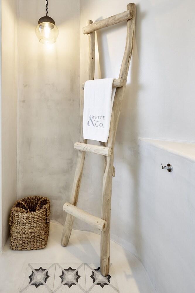 White & Co. La Torre Suites Pyrgos Kallistis Ngoại thất bức ảnh